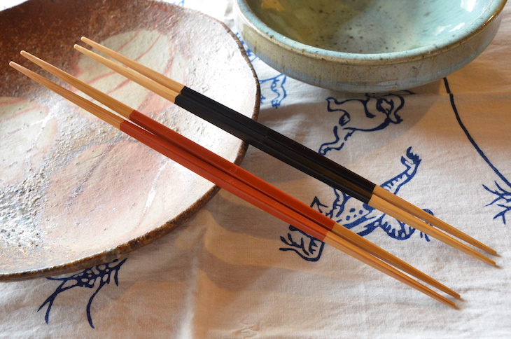“公長齋小菅の取り箸、赤と黒の2本セット”