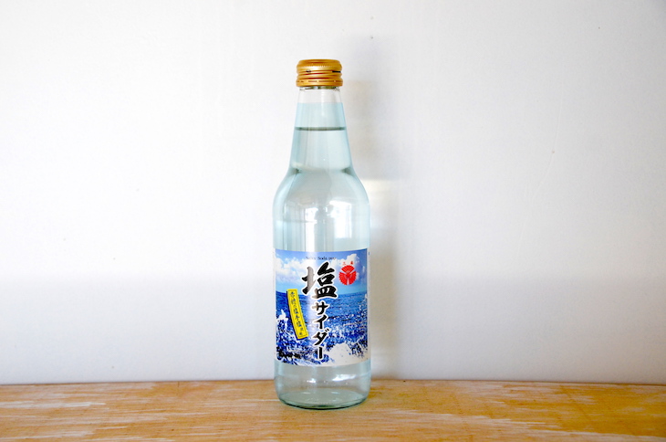 「三扇 塩サイダー」は夏場の塩分補給に最適（大阪・寿屋清涼食品）