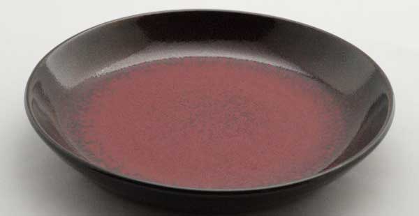 赤と黒の20cm皿