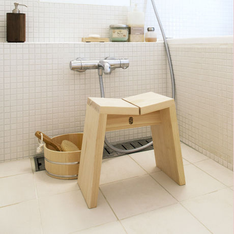 木曽のサワラで作った風呂椅子